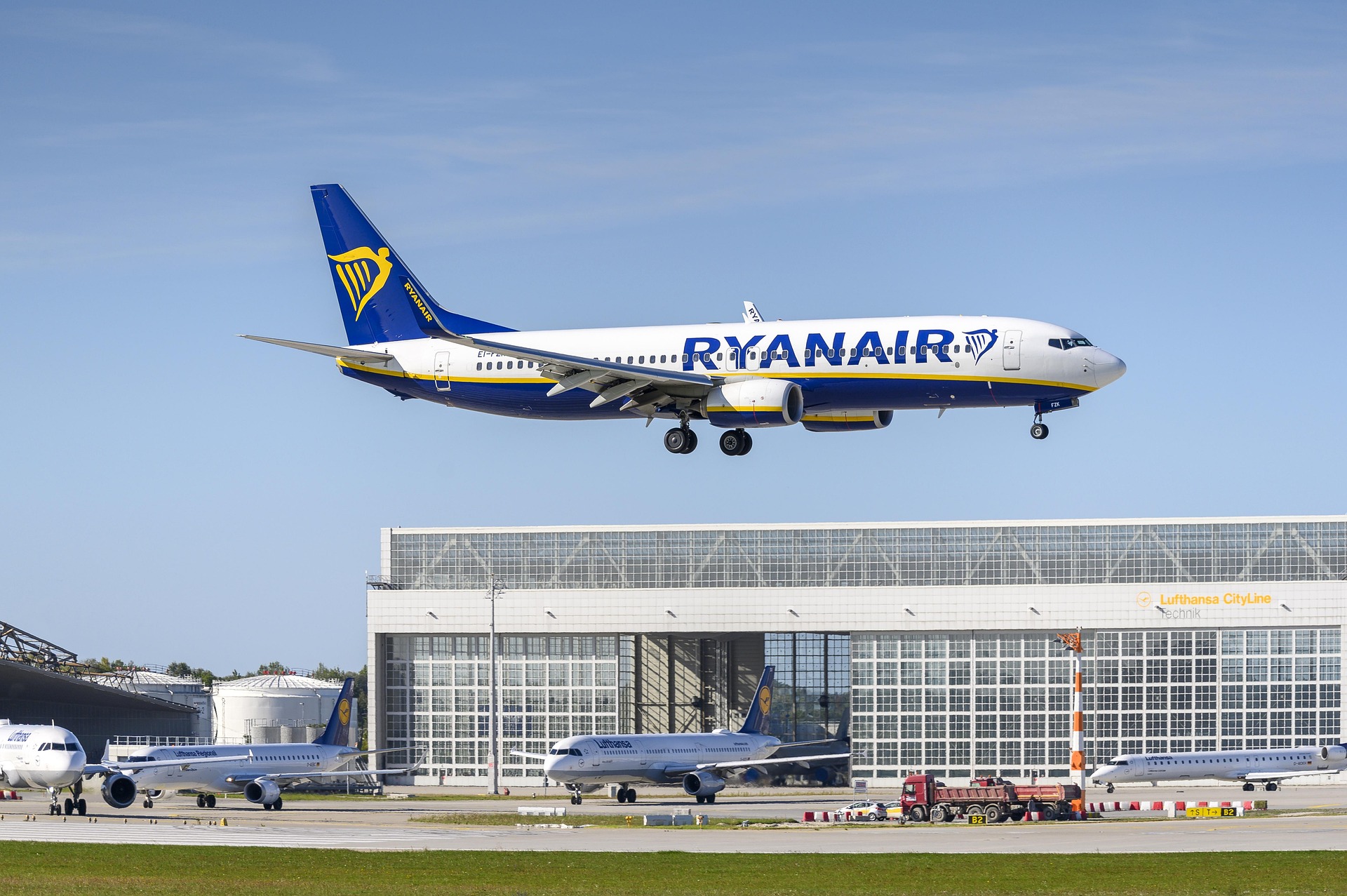 dirkdanielmann-ryanair-5249631_1920.jpg