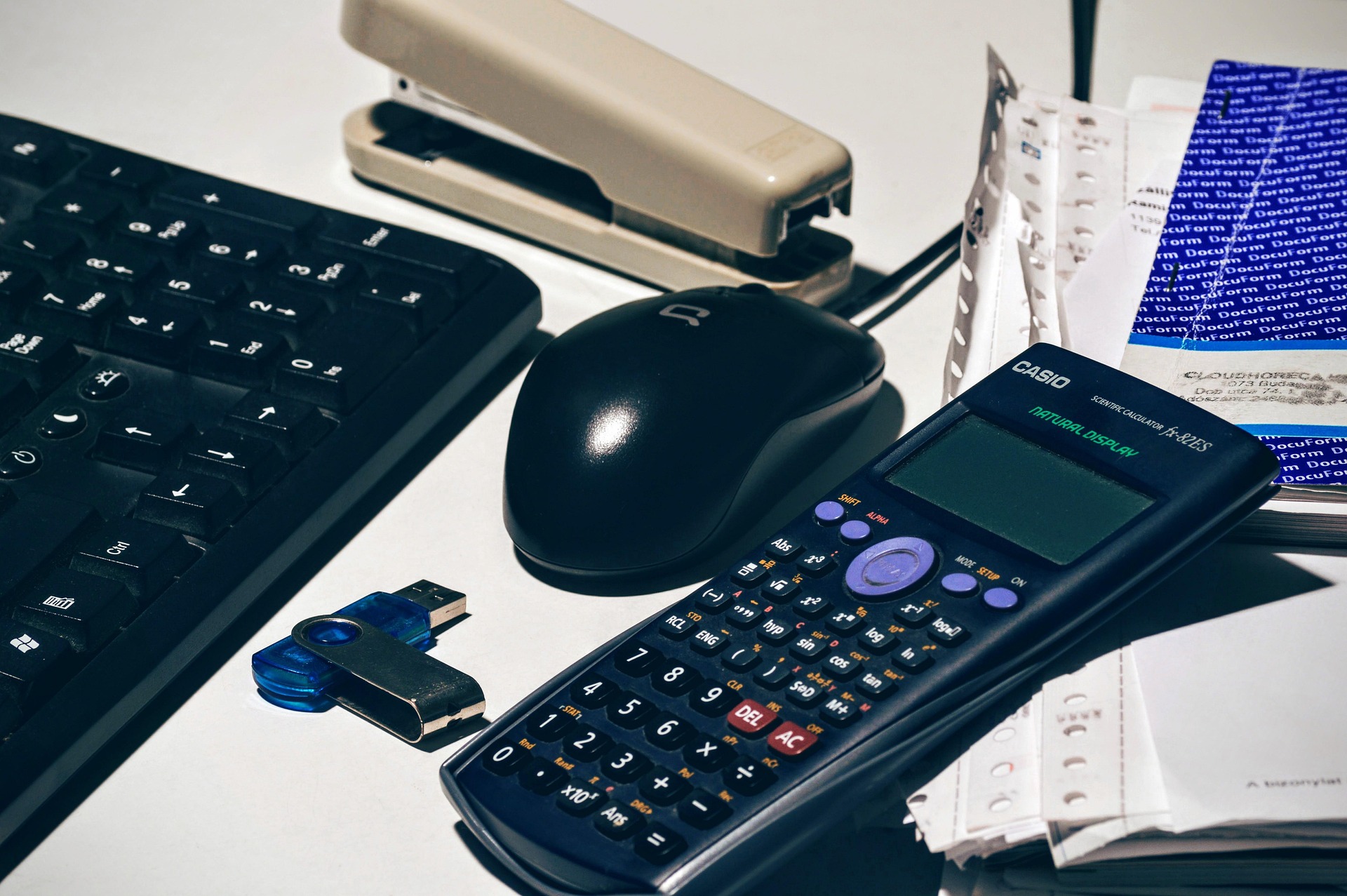 cloudhoreca-accounting-1112920_1920.jpg