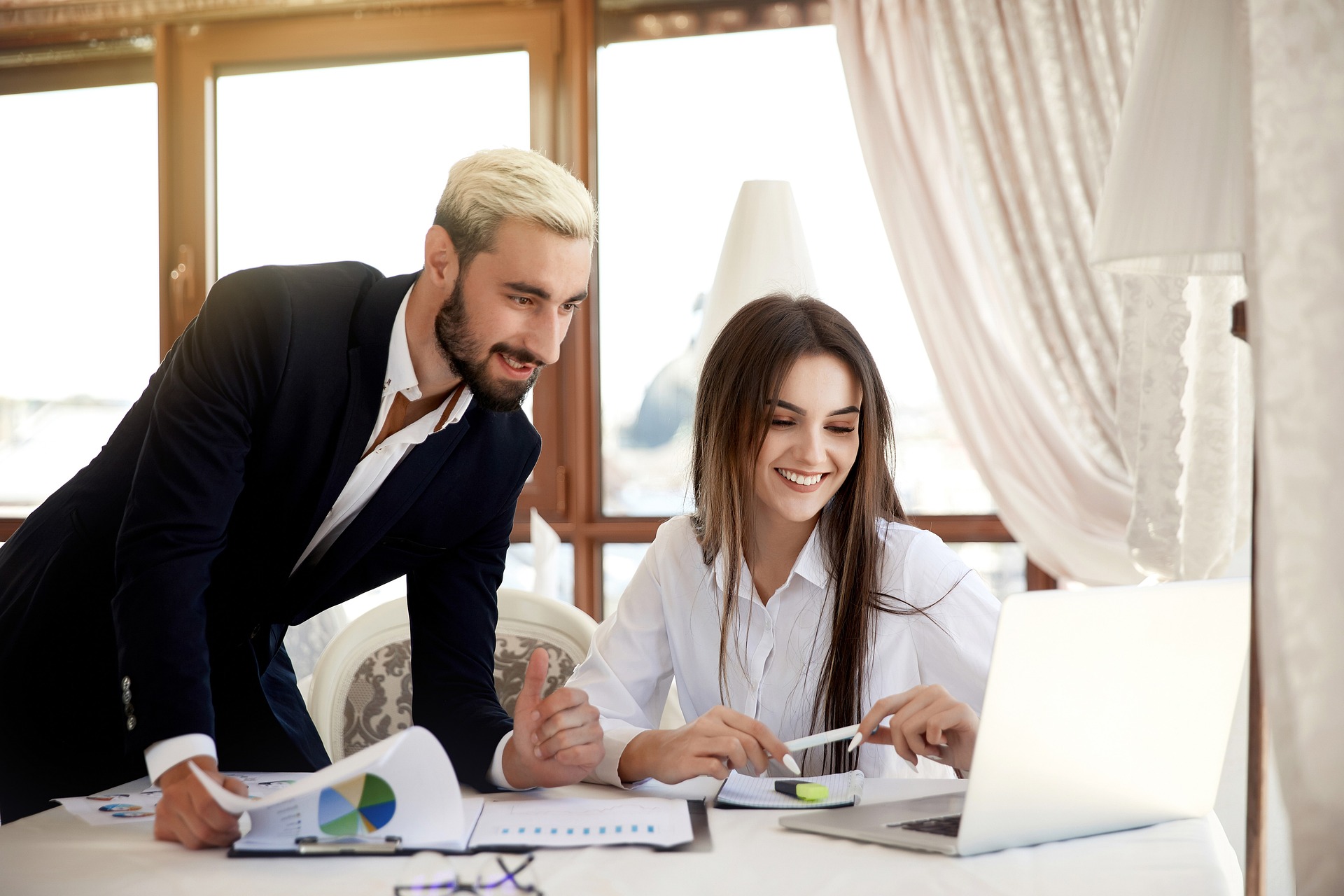 lewisandpecker-chartered-accountants-in-dubai-9880159_1920.jpg